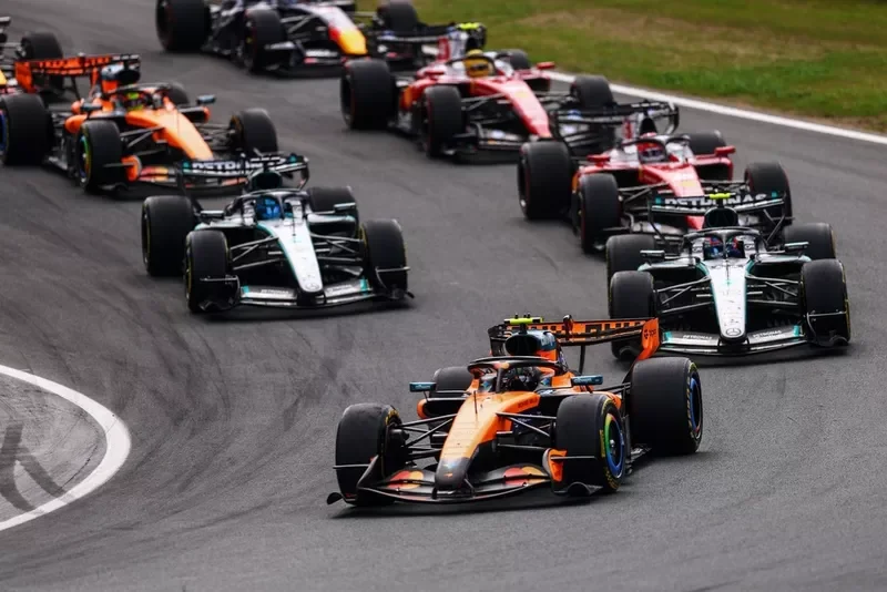 Andrea Kimi Antonelli, Mercedes; George Russell, Mercedes; Lando Norris, McLaren