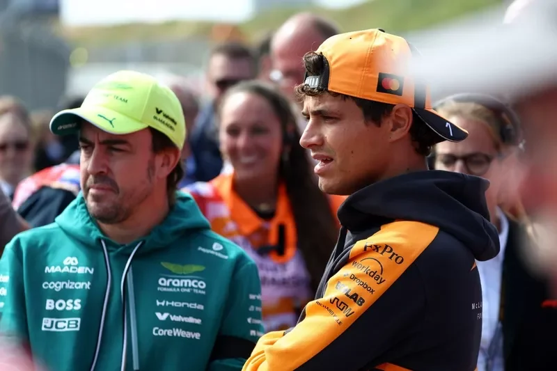 Fernando Alonso, Aston Martin Racing, Lando Norris, McLaren