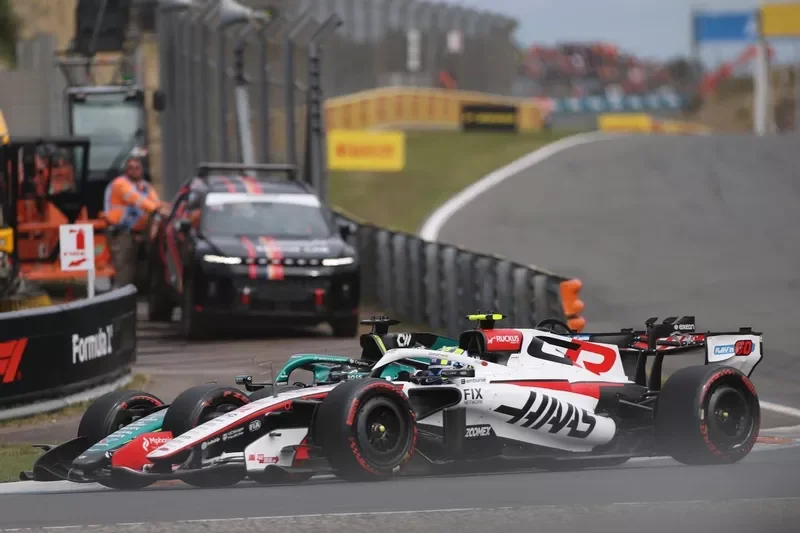 Oliver Bearman, Haas F1 Team, Lance Stroll, Aston Martin Racing