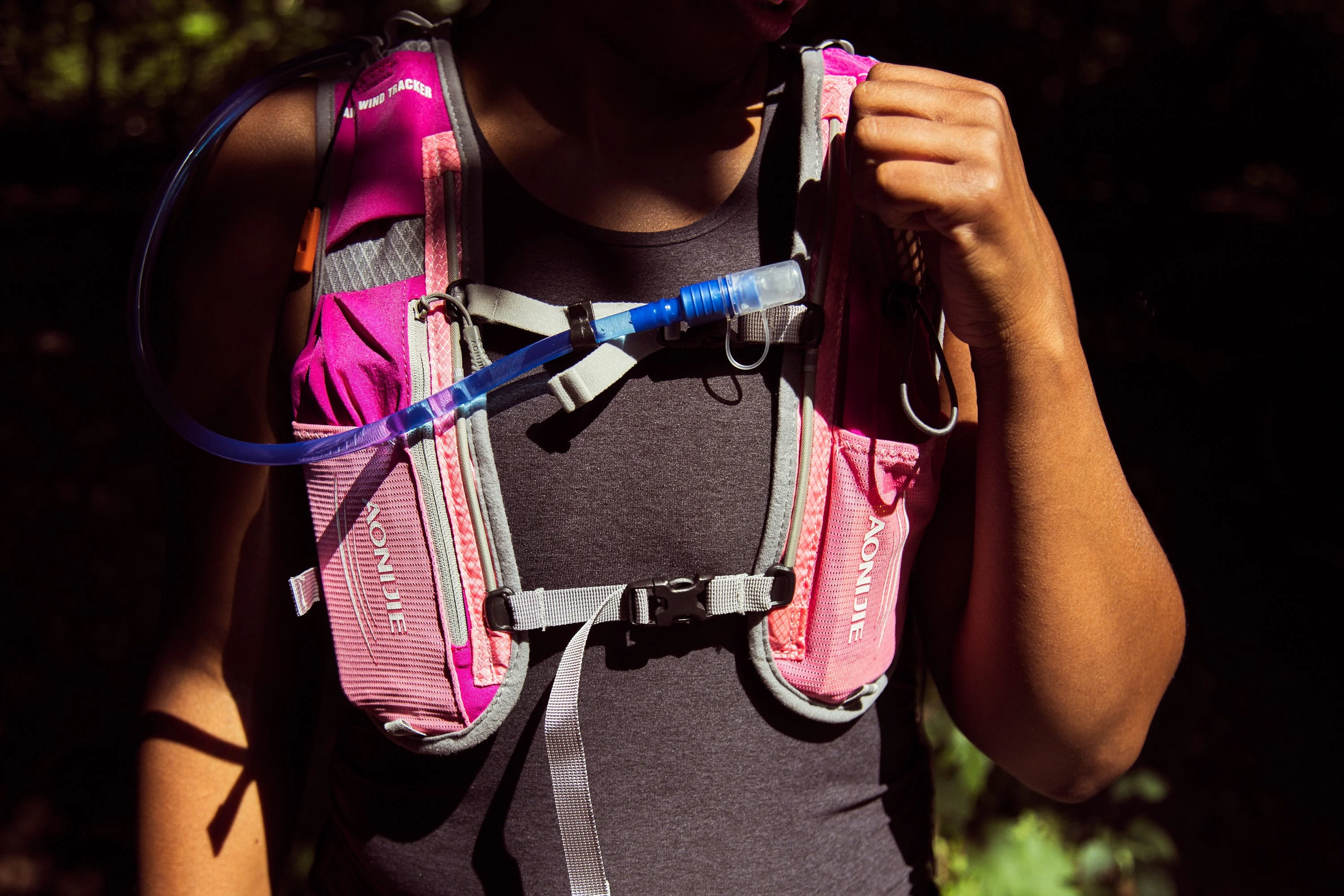 The Azarxis Hydration Vest Costs Less Than $40—It’s Almost as Good as Premium, More Expensive Models
